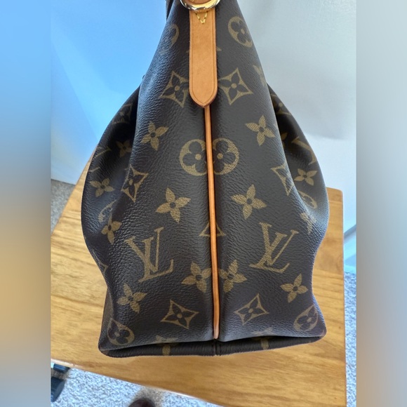 Louis Vuitton Monogram Turenne MM - Picture 7 of 15